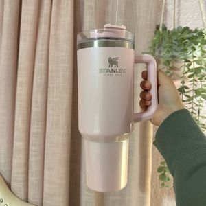 PINK 40OZ STANLEY WITH HANDLE